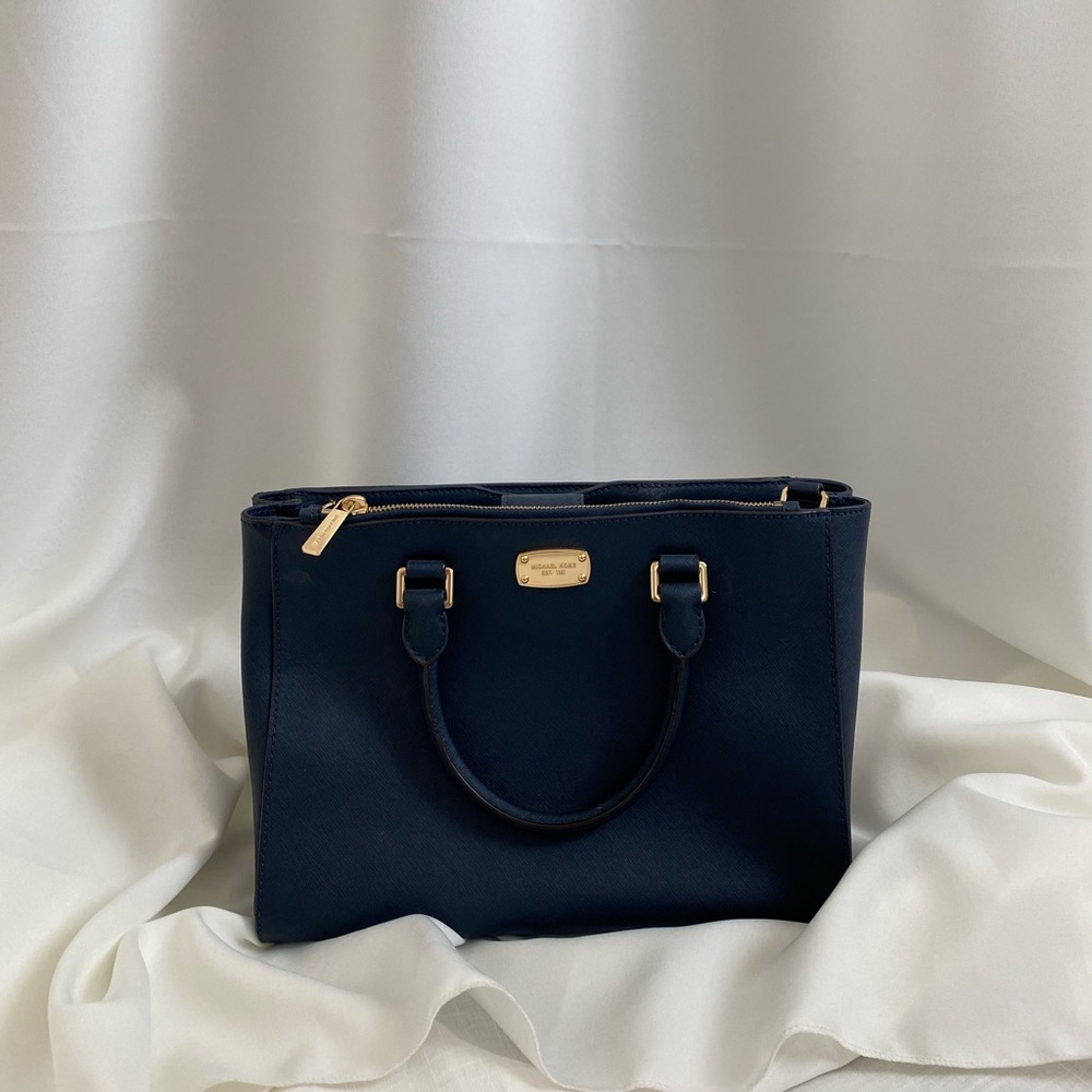 michael kors navy bag